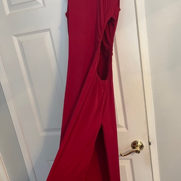 H:ours Red Cutout Dress - Picture 7 of 9